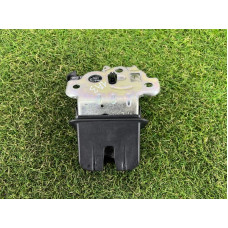 Замок багажника