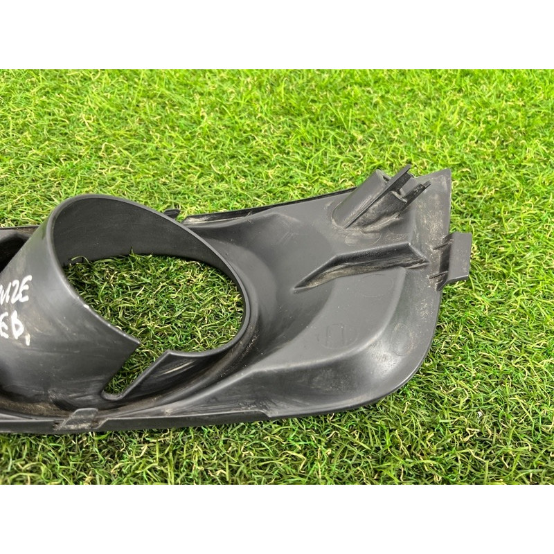 Накладка противотуманной фары (кузов и элементы) CHEVROLET Cruze J300 2011 1.4 94831151