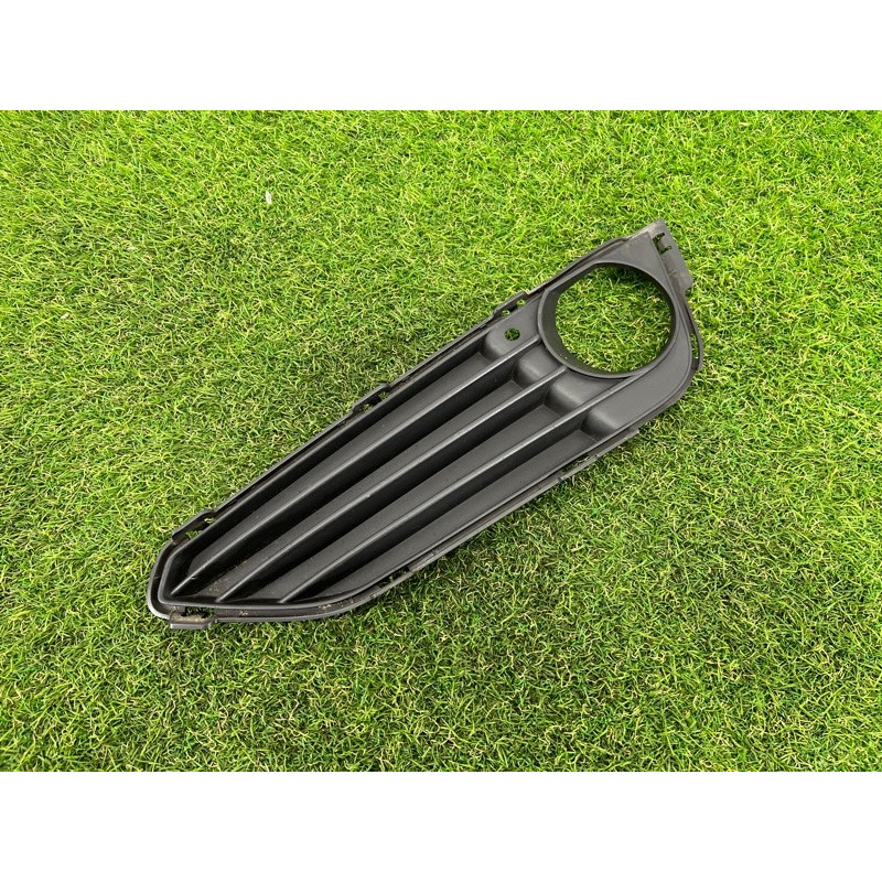 Накладка противотуманной фары (кузов и элементы) BMW 2-series F22 2015 2.0 51117293841