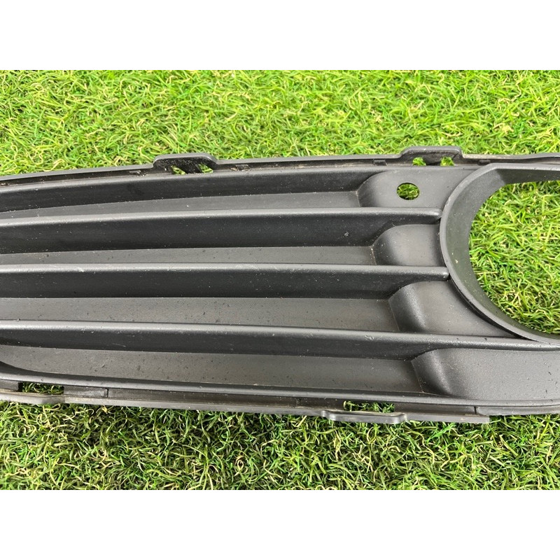 Накладка противотуманной фары (кузов и элементы) BMW 2-series F22 2015 2.0 51117293841