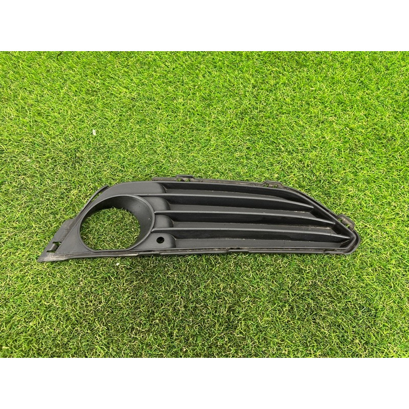 Накладка противотуманной фары (кузов и элементы) BMW 2-series F22 2015 2.0 51117293841