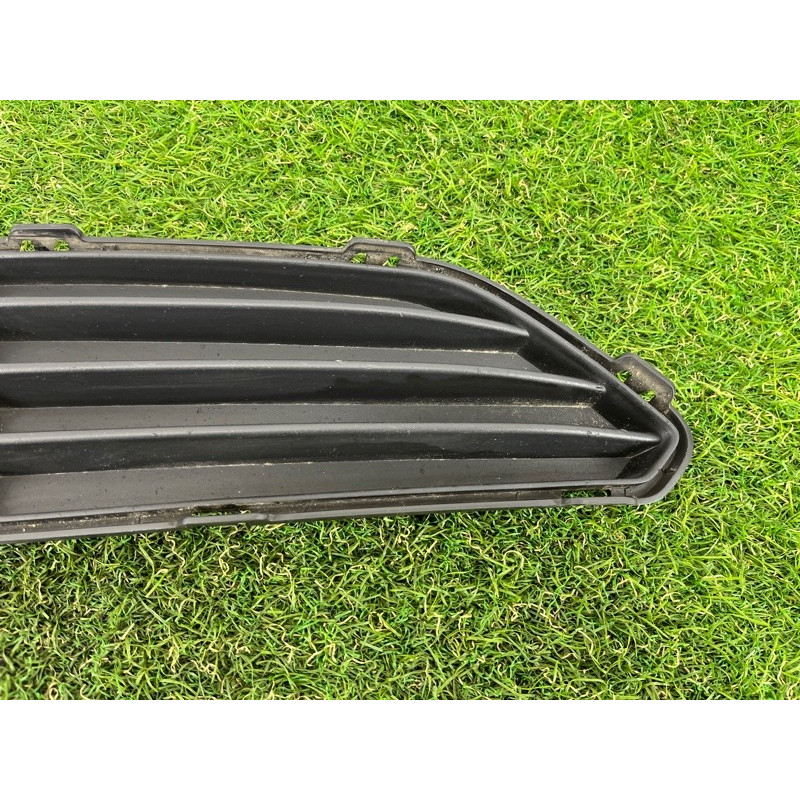 Накладка противотуманной фары (кузов и элементы) BMW 2-series F22 2015 2.0 51117293841