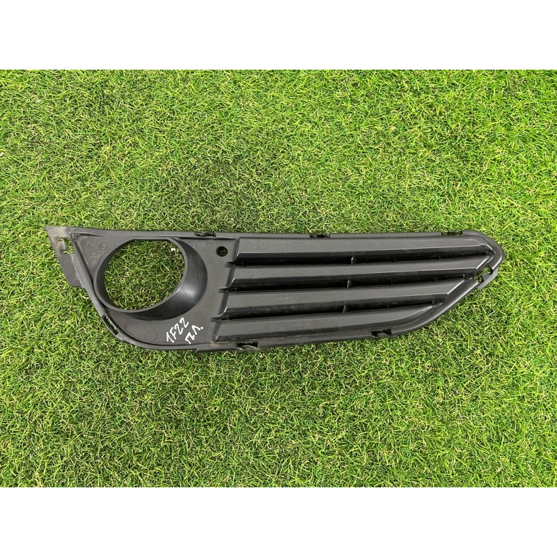 Накладка противотуманной фары (кузов и элементы) BMW 2-series F22 2015 2.0 51117293841