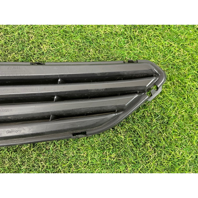 Накладка противотуманной фары (кузов и элементы) BMW 2-series F22 2015 2.0 51117293841