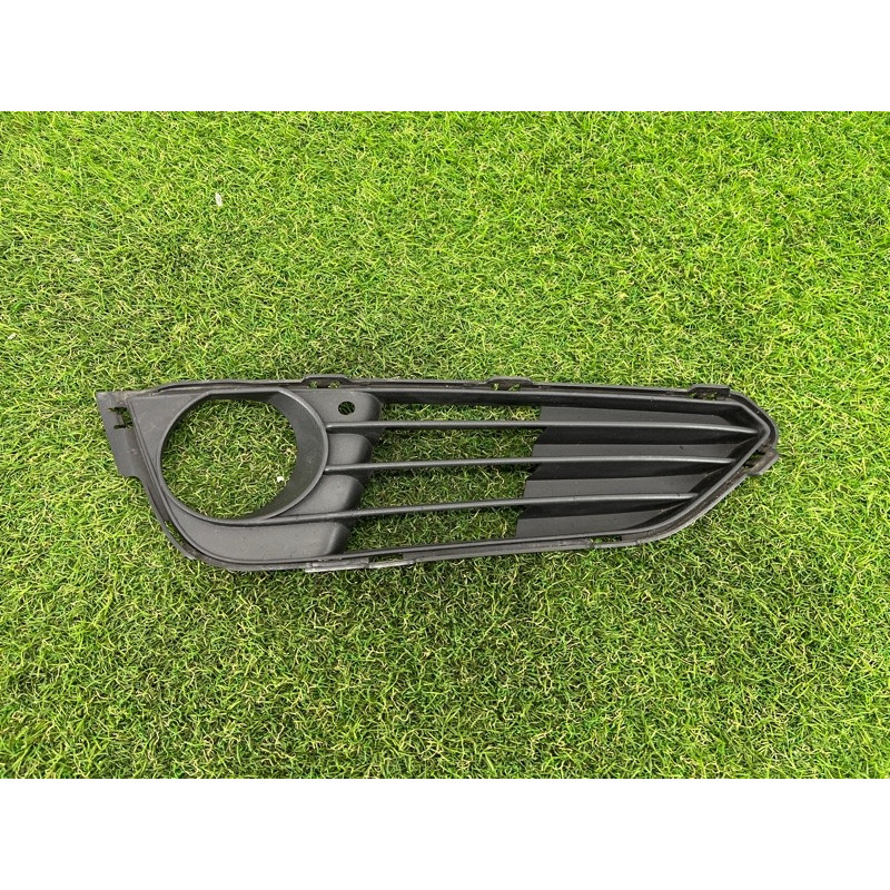 Накладка противотуманной фары (кузов и элементы) BMW 2-series F22 2015 2.0 51117351824