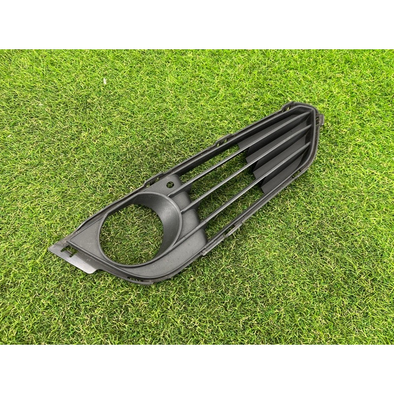 Накладка противотуманной фары (кузов и элементы) BMW 2-series F22 2015 2.0 51117351824