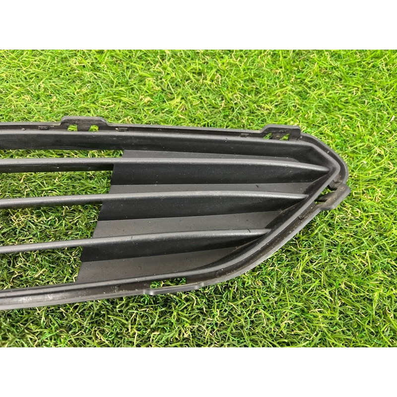 Накладка противотуманной фары (кузов и элементы) BMW 2-series F22 2015 2.0 51117351824