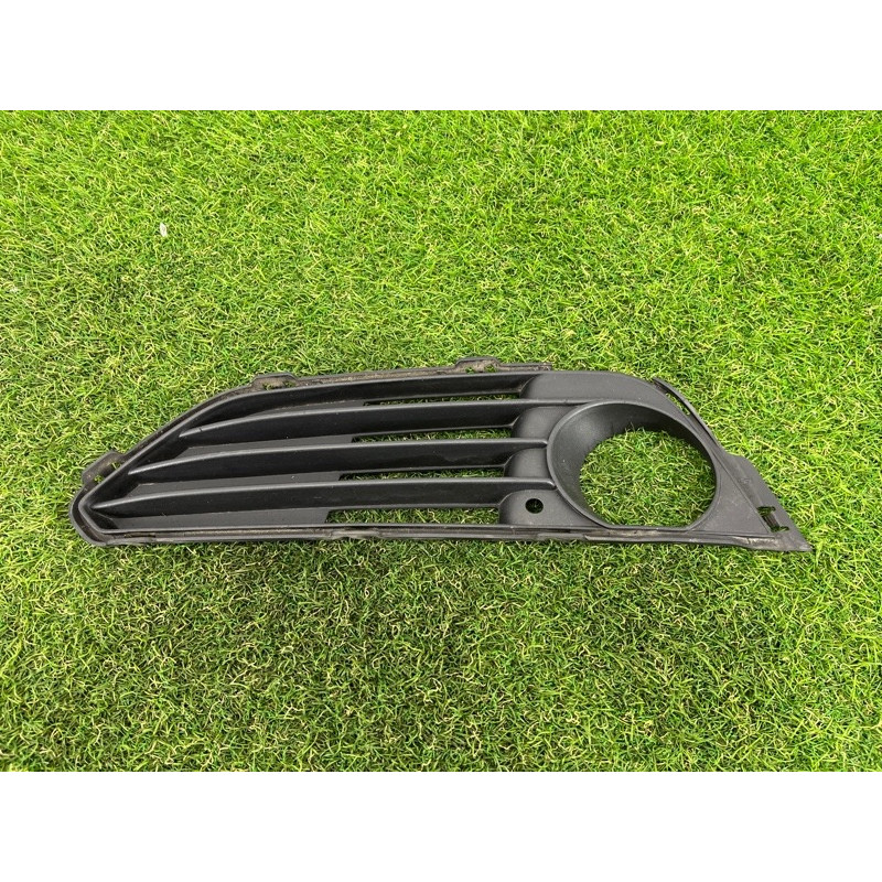 Накладка противотуманной фары (кузов и элементы) BMW 2-series F22 2015 2.0 51117351824