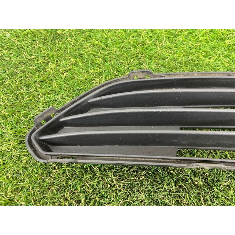 Накладка противотуманной фары (кузов и элементы) BMW 2-series F22 2015 2.0 51117351824