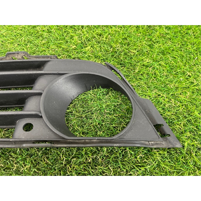 Накладка противотуманной фары (кузов и элементы) BMW 2-series F22 2015 2.0 51117351824