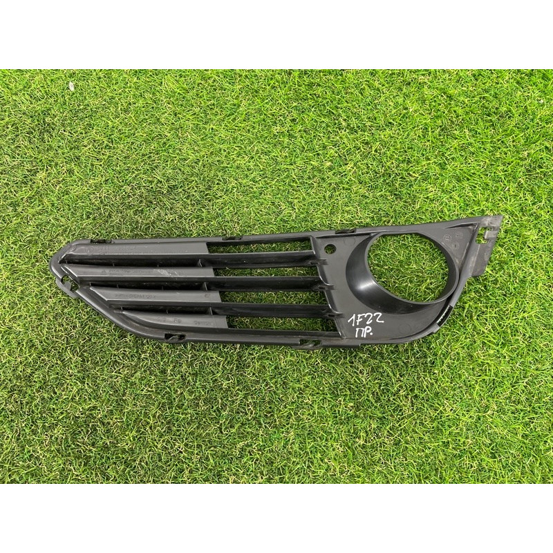 Накладка противотуманной фары (кузов и элементы) BMW 2-series F22 2015 2.0 51117351824