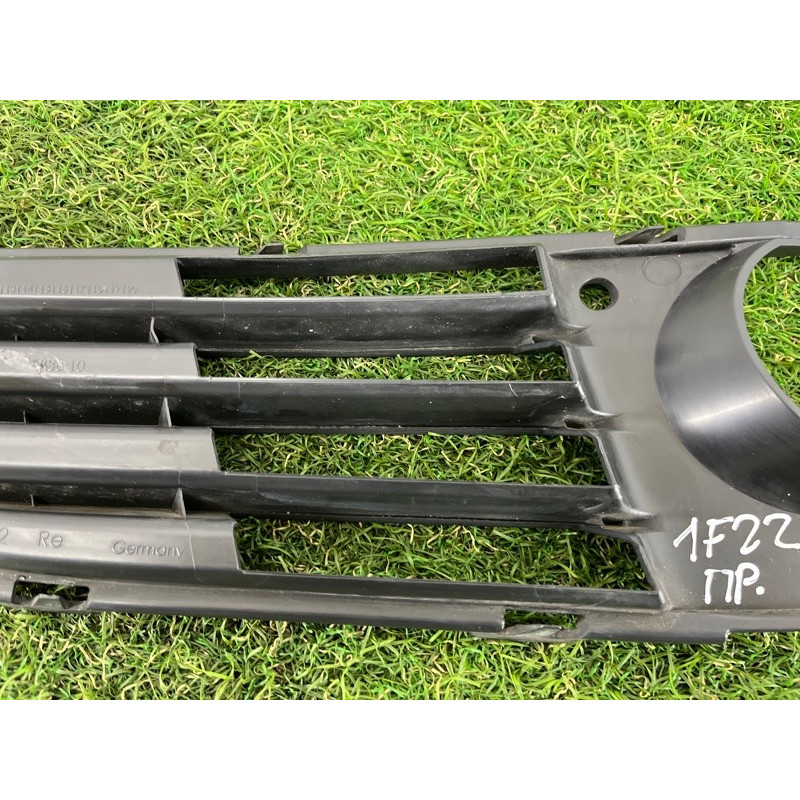 Накладка противотуманной фары (кузов и элементы) BMW 2-series F22 2015 2.0 51117351824