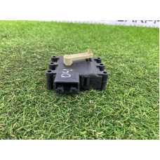 Привод заслонки отопителя