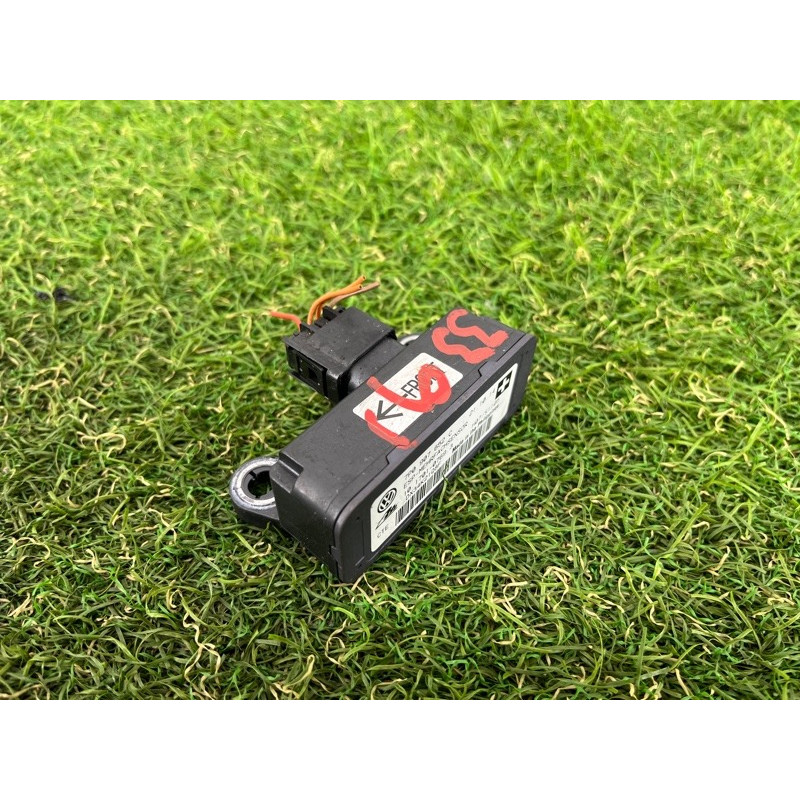 Датчик поперечного ускорения (ESP) (электрика / датчики) Volkswagen Touareg FL 2015 3.6 7P0907652C