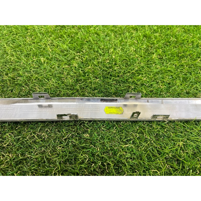 Молдинг бампера (кузов и элементы) Volkswagen Touareg FL 2015 3.6 7P6853835