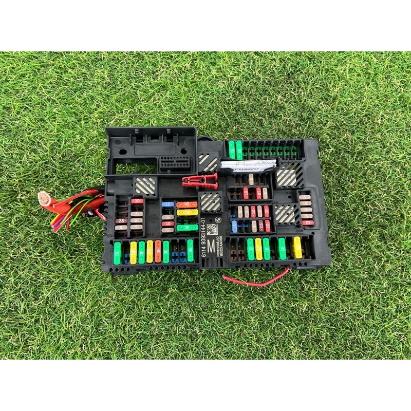 Блок запобіжників (електрика) BMW 5-series G30 2017 2.0 B46B20 61149393144