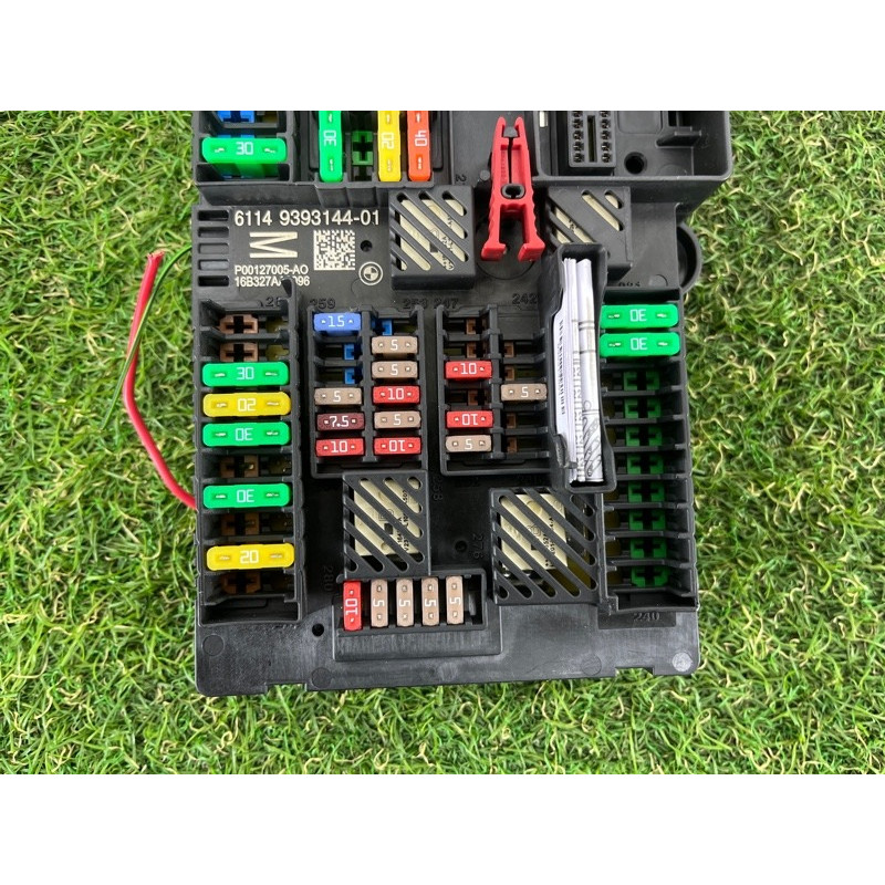 Блок запобіжників (електрика) BMW 5-series G30 2017 2.0 B46B20 61149393144