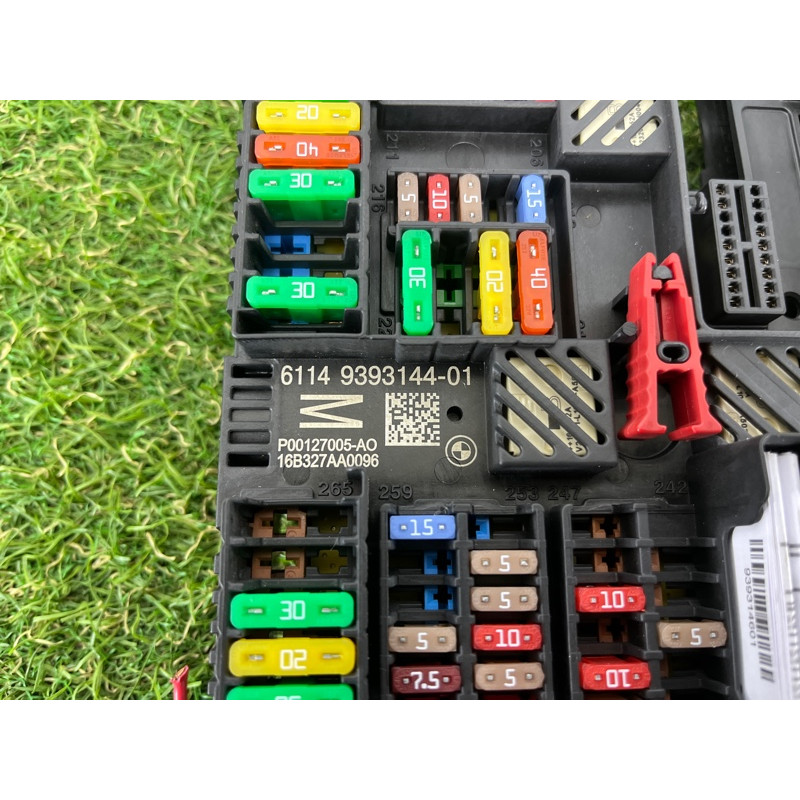 Блок запобіжників (електрика) BMW 5-series G30 2017 2.0 B46B20 61149393144