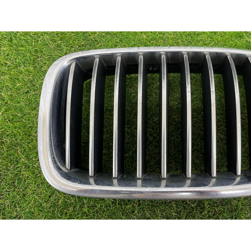 Решетка радиатора (наружные элементы кузова) BMW 5-series F10 2011 3.0 51137203649