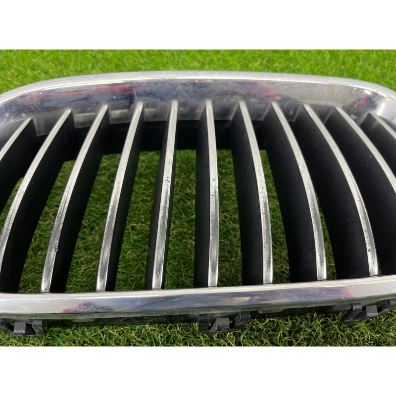 Решетка радиатора (наружные элементы кузова) BMW 5-series F10 2011 3.0 51137203649