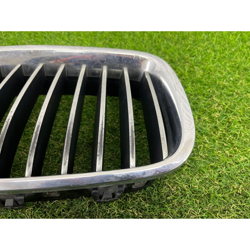 Решетка радиатора (наружные элементы кузова) BMW 5-series F10 2011 3.0 51137203649