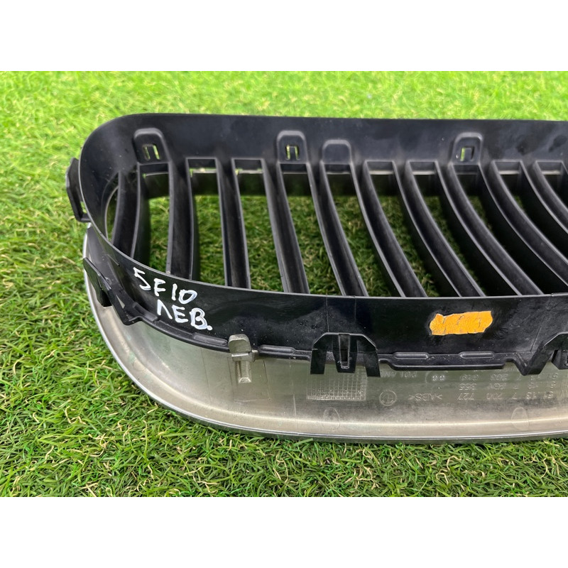 Решетка радиатора (наружные элементы кузова) BMW 5-series F10 2011 3.0 51137203649