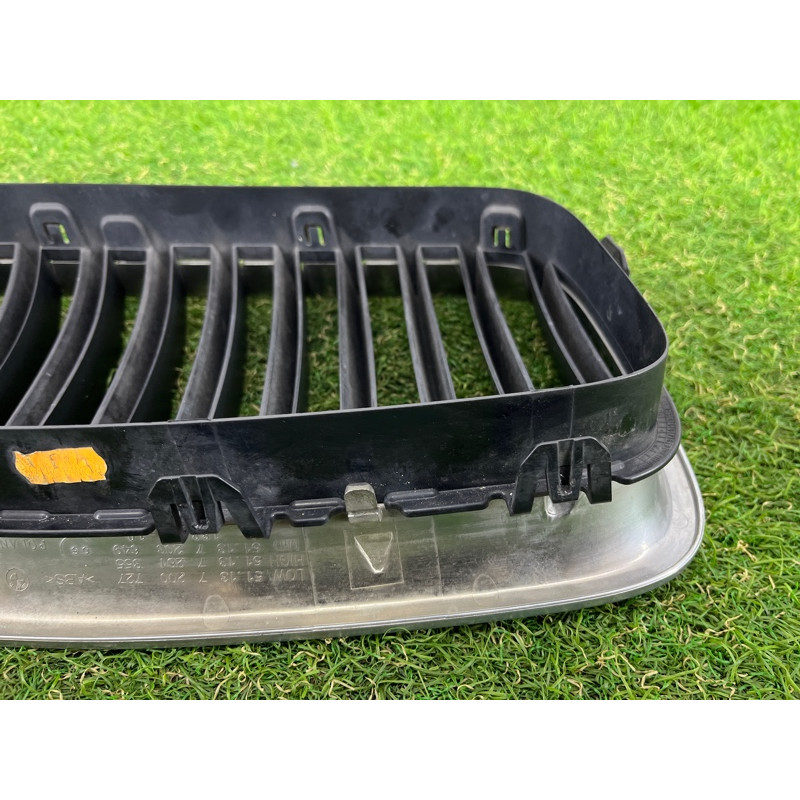 Решетка радиатора (наружные элементы кузова) BMW 5-series F10 2011 3.0 51137203649