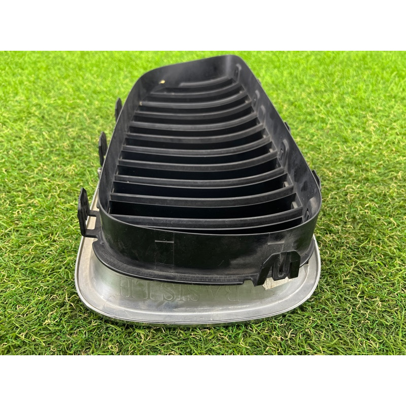 Решетка радиатора (наружные элементы кузова) BMW 5-series F10 2011 3.0 51137203649