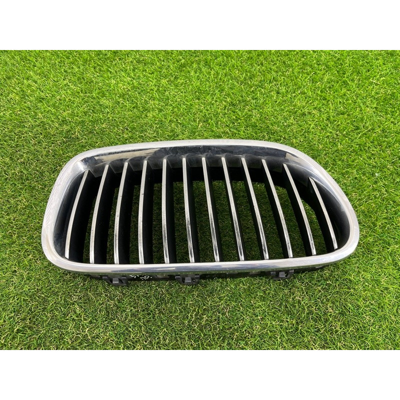 Решетка радиатора (наружные элементы кузова) BMW 5-series F10 2011 3.0 51137203650