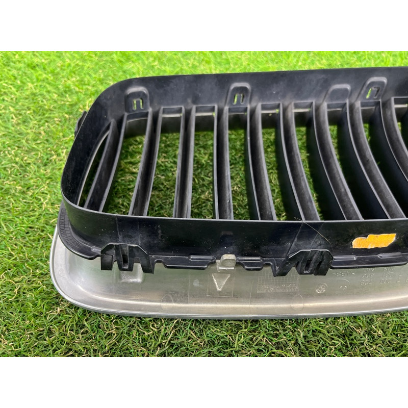 Решетка радиатора (наружные элементы кузова) BMW 5-series F10 2011 3.0 51137203650