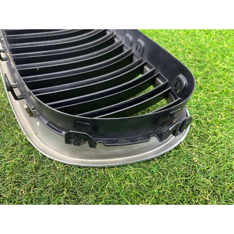 Решетка радиатора (наружные элементы кузова) BMW 5-series F10 2011 3.0 51137203650