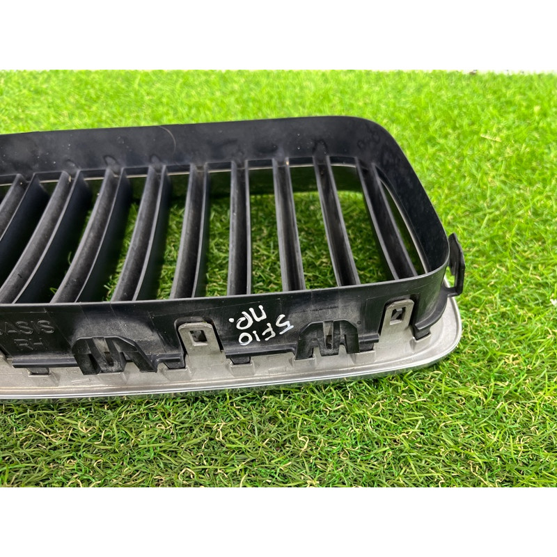 Решетка радиатора (наружные элементы кузова) BMW 5-series F10 2011 3.0 51137203650