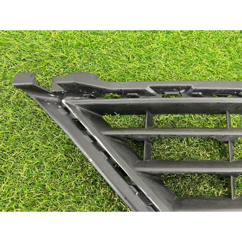 Решетка бампера (кузов и элементы) Volkswagen Touareg FL 2015 3.6 7P6853665B9B9