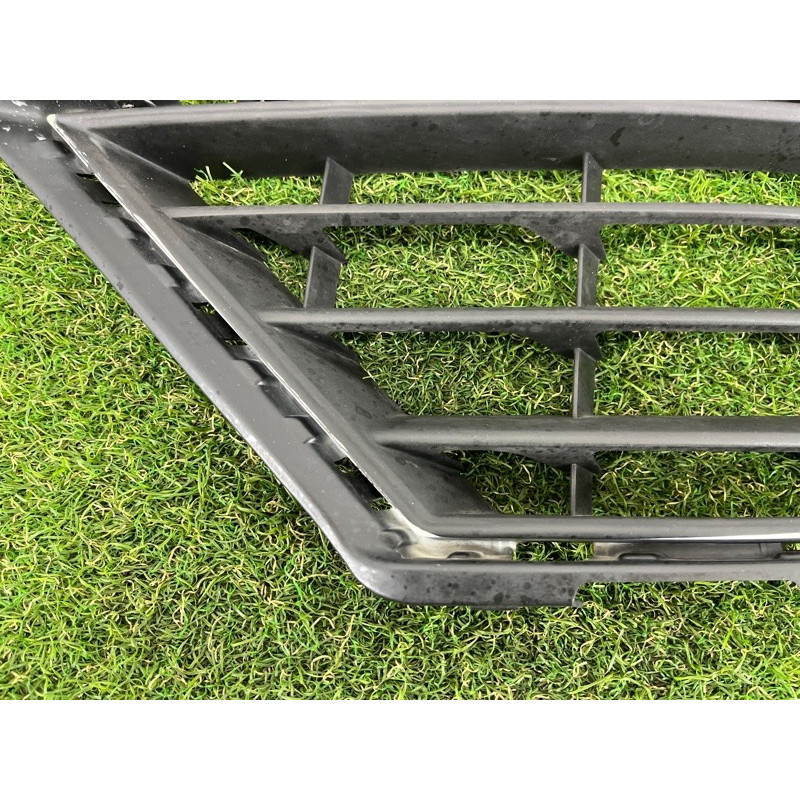 Решетка бампера (кузов и элементы) Volkswagen Touareg FL 2015 3.6 7P6853665B9B9