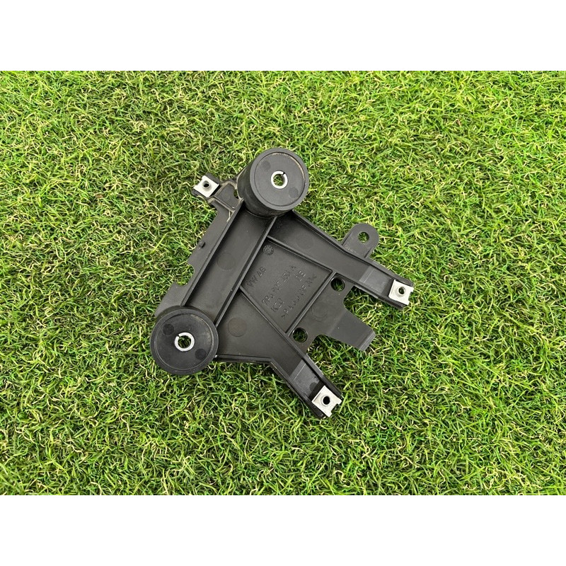 Кронштейн датчика слепых зон (кузов и элементы) Volkswagen Touareg FL 2015 3.6 7P6907456A