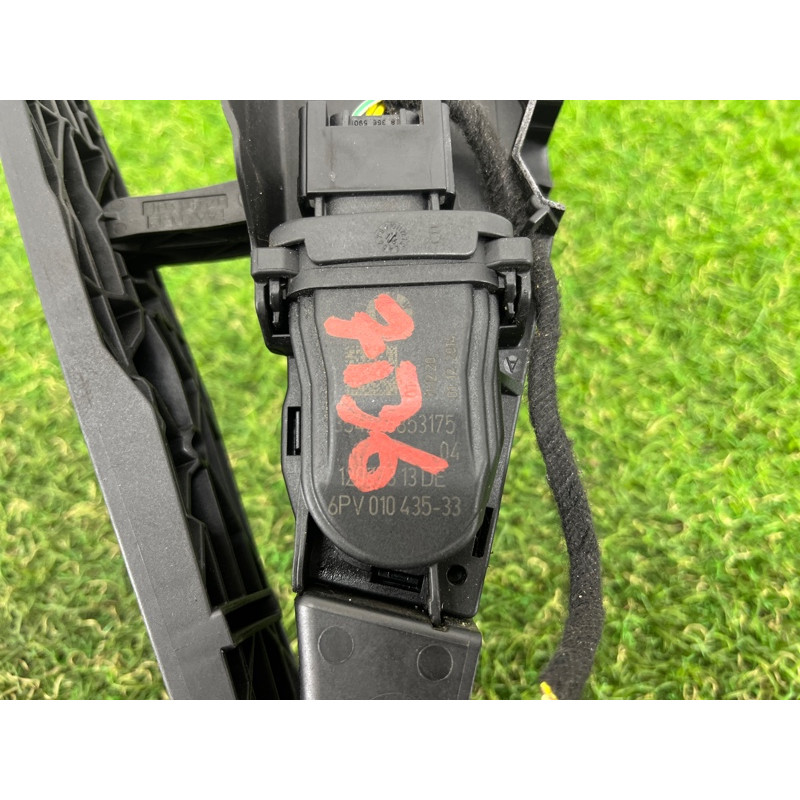 Педаль газа (электрика двигателя) BMW 2-series F22 2015 2.0 35406889818