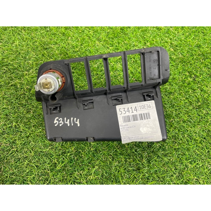 Накладка центральной консоли (салон) BMW 3-series E36 51161977231