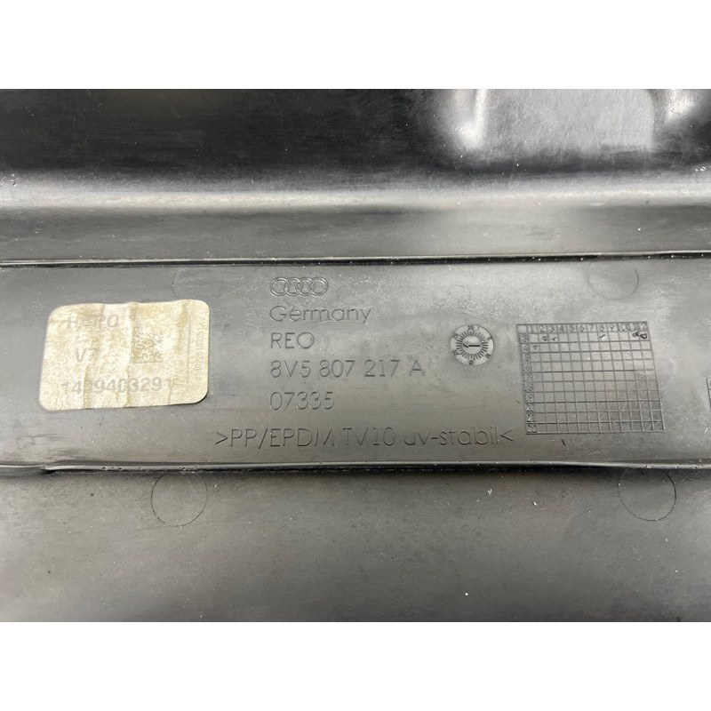 Накладка на бампер (кузов и элементы) AUDI A3 8V 2015 1.8 8V5807217A