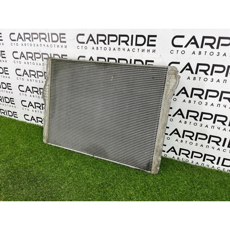 Радиатор охлаждения (система охлаждения) BMW 5-series F10 2011 3.0 17118669005