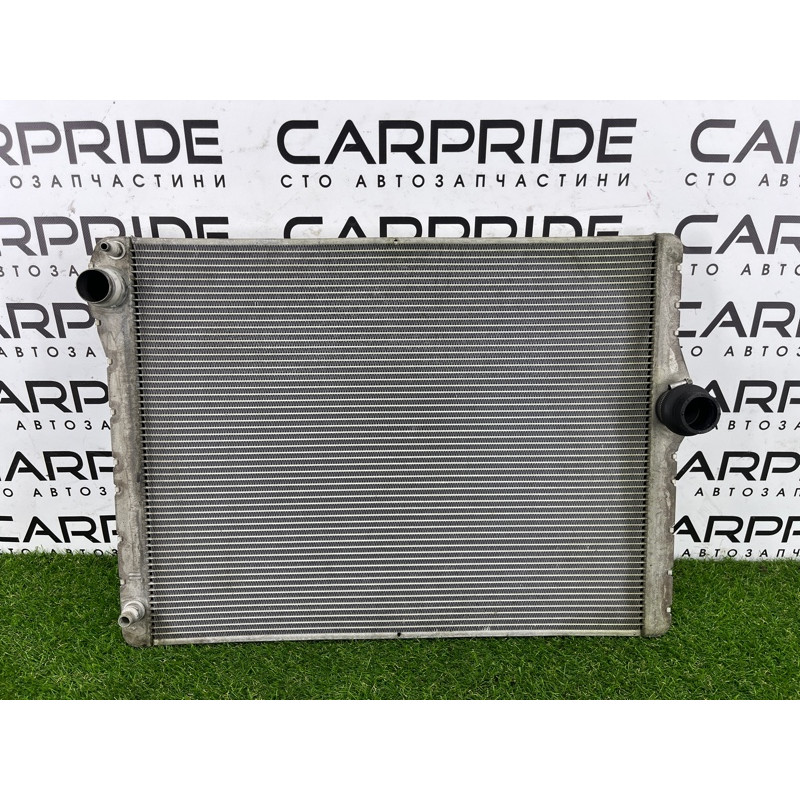 Радиатор охлаждения (система охлаждения) BMW 5-series F10 2011 3.0 17118669005