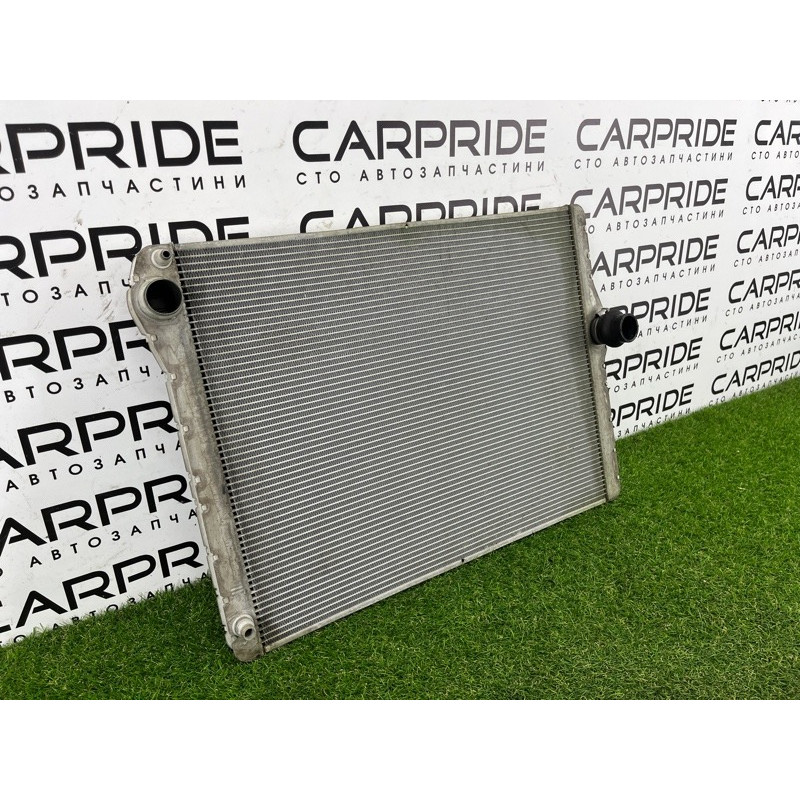 Радиатор охлаждения (система охлаждения) BMW 5-series F10 2011 3.0 17118669005