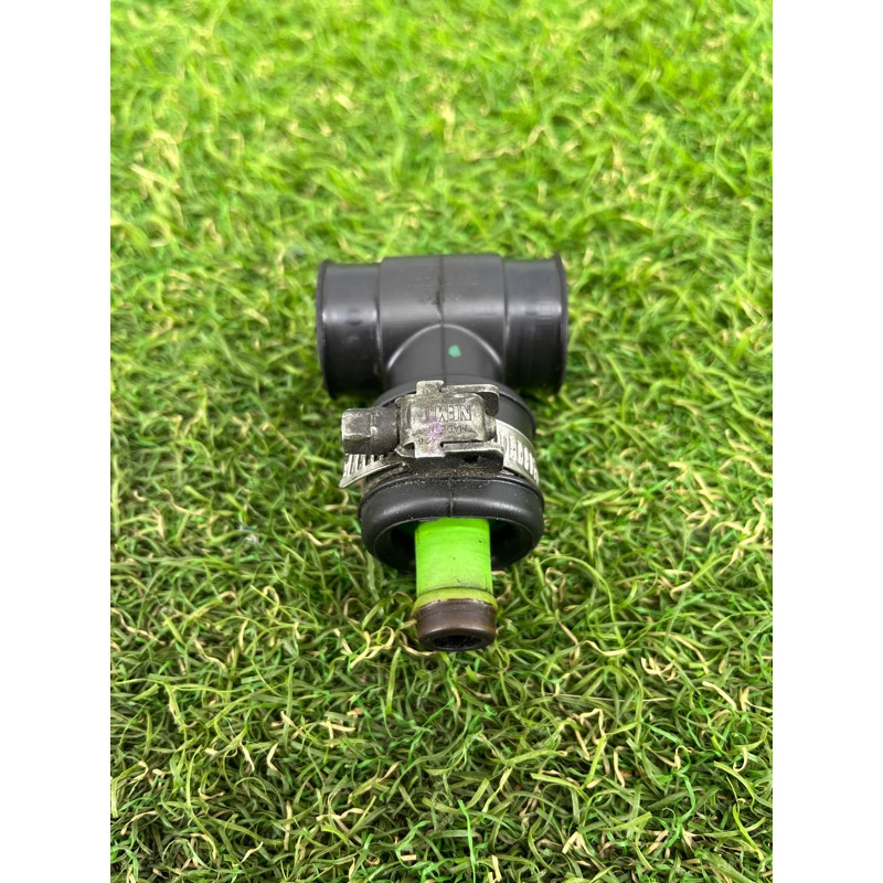 Патрубок (система охлаждения) AUDI A4 B6 2003 1.8 BFB 06A103247