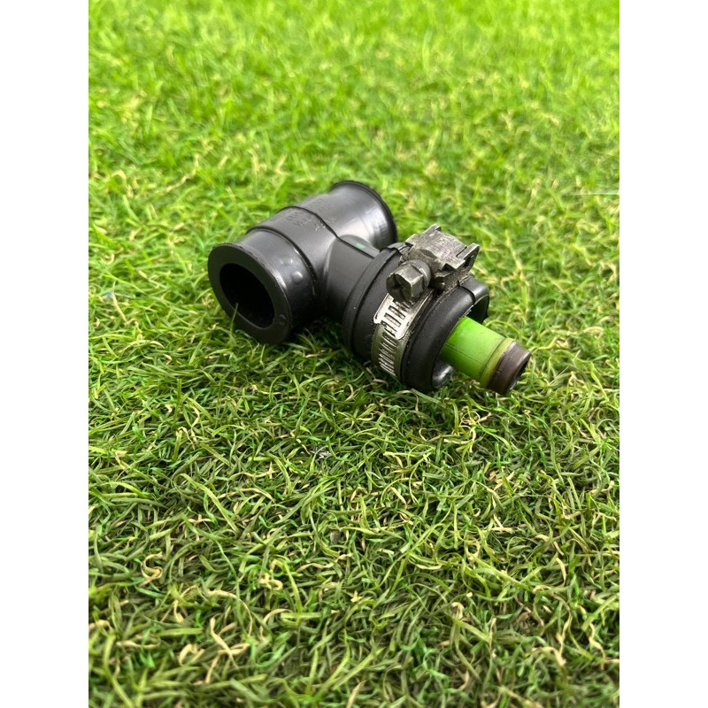 Патрубок (система охлаждения) AUDI A4 B6 2003 1.8 BFB 06A103247