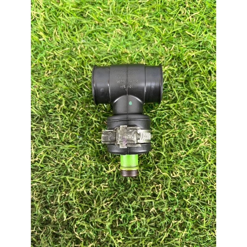 Патрубок (система охлаждения) AUDI A4 B6 2003 1.8 BFB 06A103247