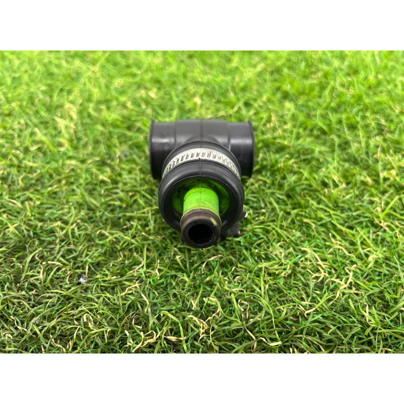 Патрубок (система охлаждения) AUDI A4 B6 2003 1.8 BFB 06A103247