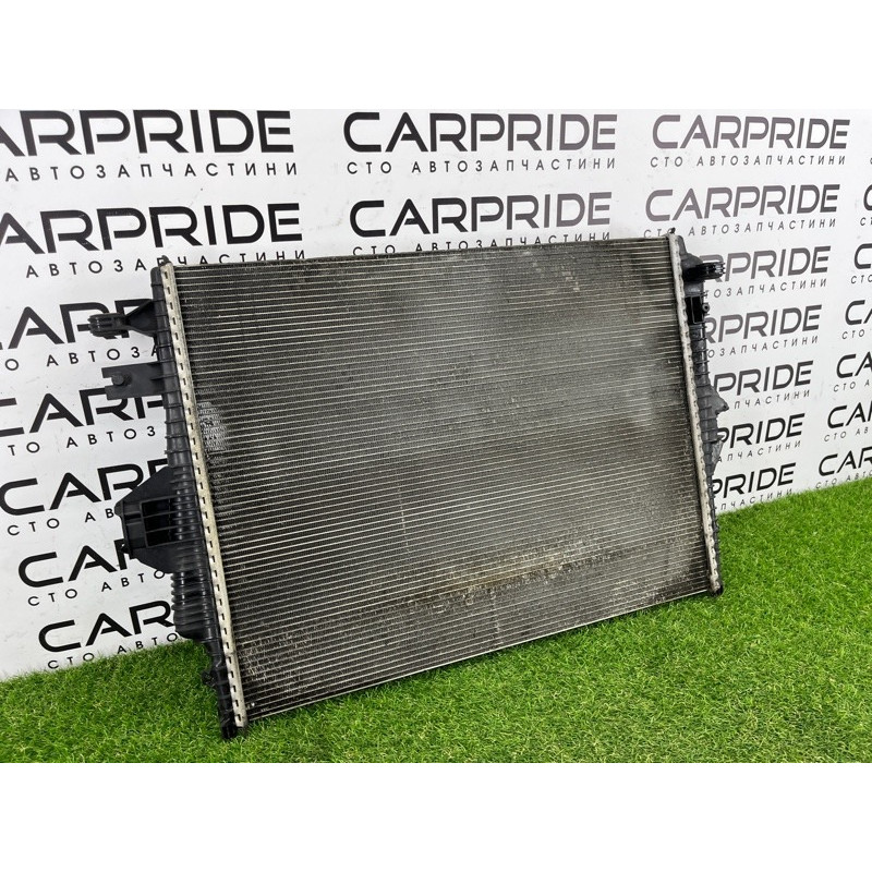 Радиатор охлаждения (система охлаждения) Volkswagen Touareg FL 2015 3.6 7P0121253A