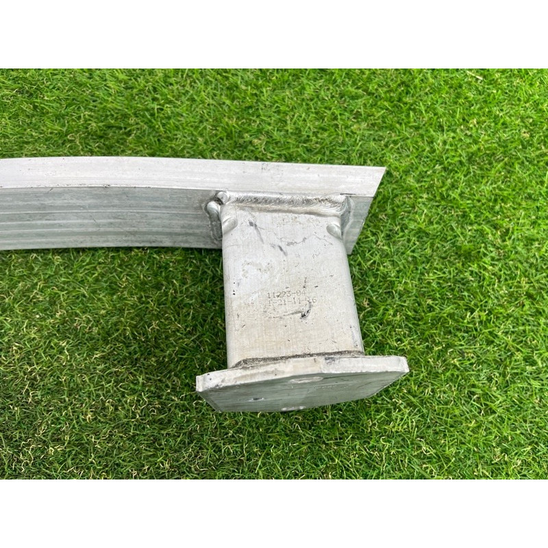 Підсилювач бампера (зовнішні елементи кузова) BMW 5-series G30 2017 2.0 B46B20 51127373851