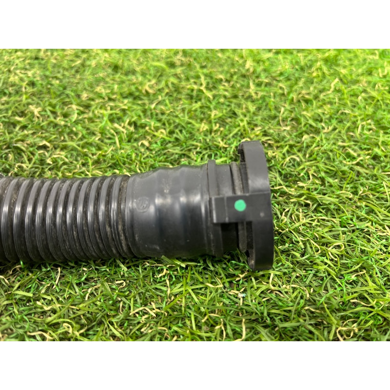 Трубка насоса вторичного воздуха (двигатель и элементы) AUDI Q5 8R 2012 3.2 CALB 8R0133817