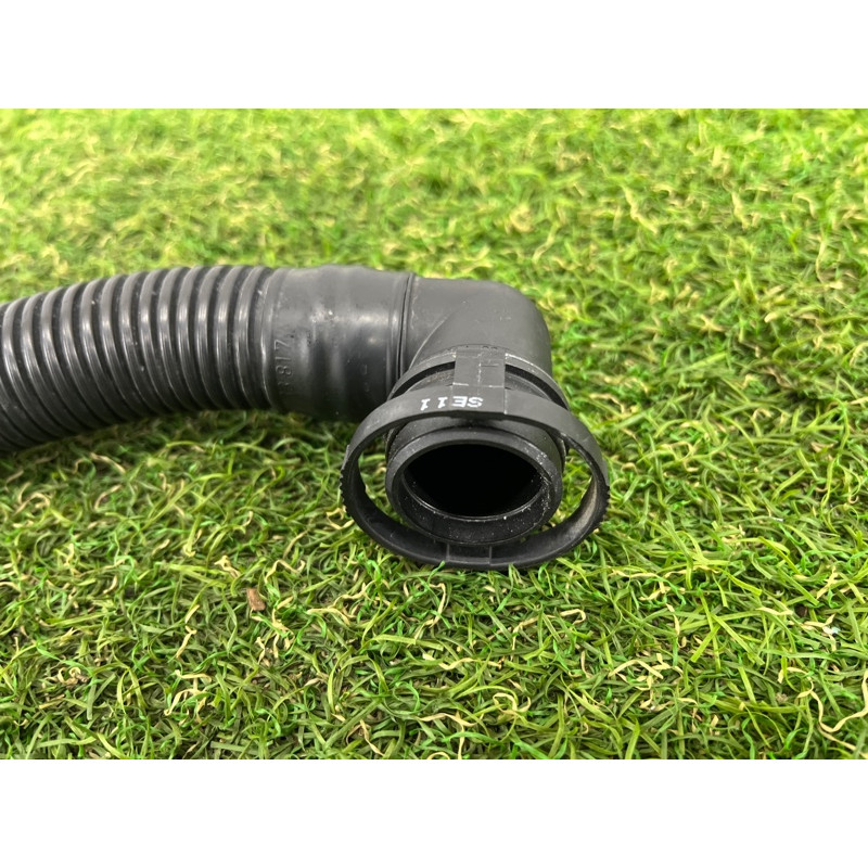 Трубка насоса вторичного воздуха (двигатель и элементы) AUDI Q5 8R 2012 3.2 CALB 8R0133817