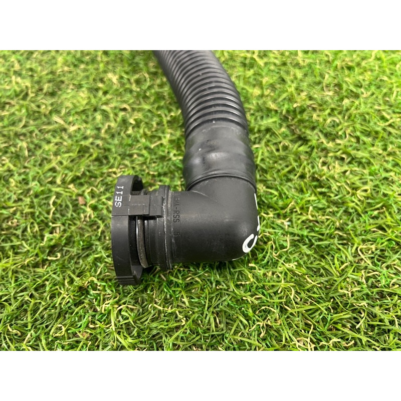 Трубка насоса вторичного воздуха (двигатель и элементы) AUDI Q5 8R 2012 3.2 CALB 8R0133817